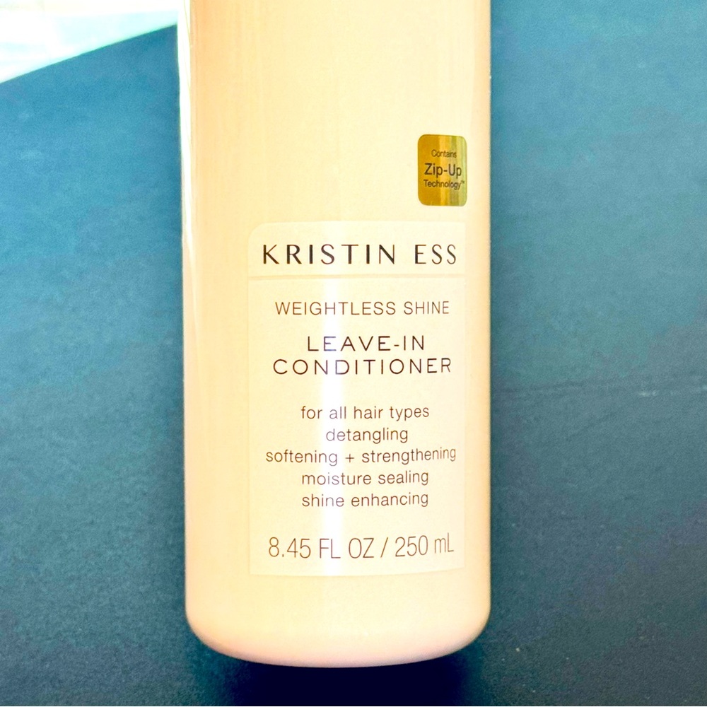 Leave-In Conditioner Weightless Shine _ 250ml / 8.45 fl oz